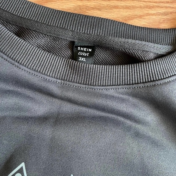 Merry Christmas Pullover - Picture 2 of 3